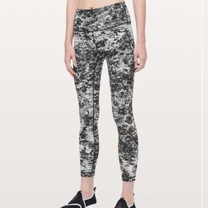 Lululemon Wunder Under Luxtreme High-Rise 7/8 Tight